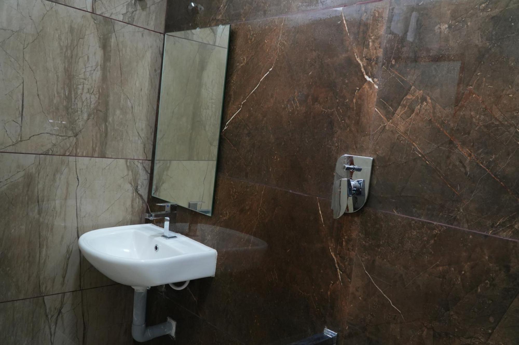 Uj Pallazzio - Business Class Luxury Hotel Tiruvannāmalai Εξωτερικό φωτογραφία