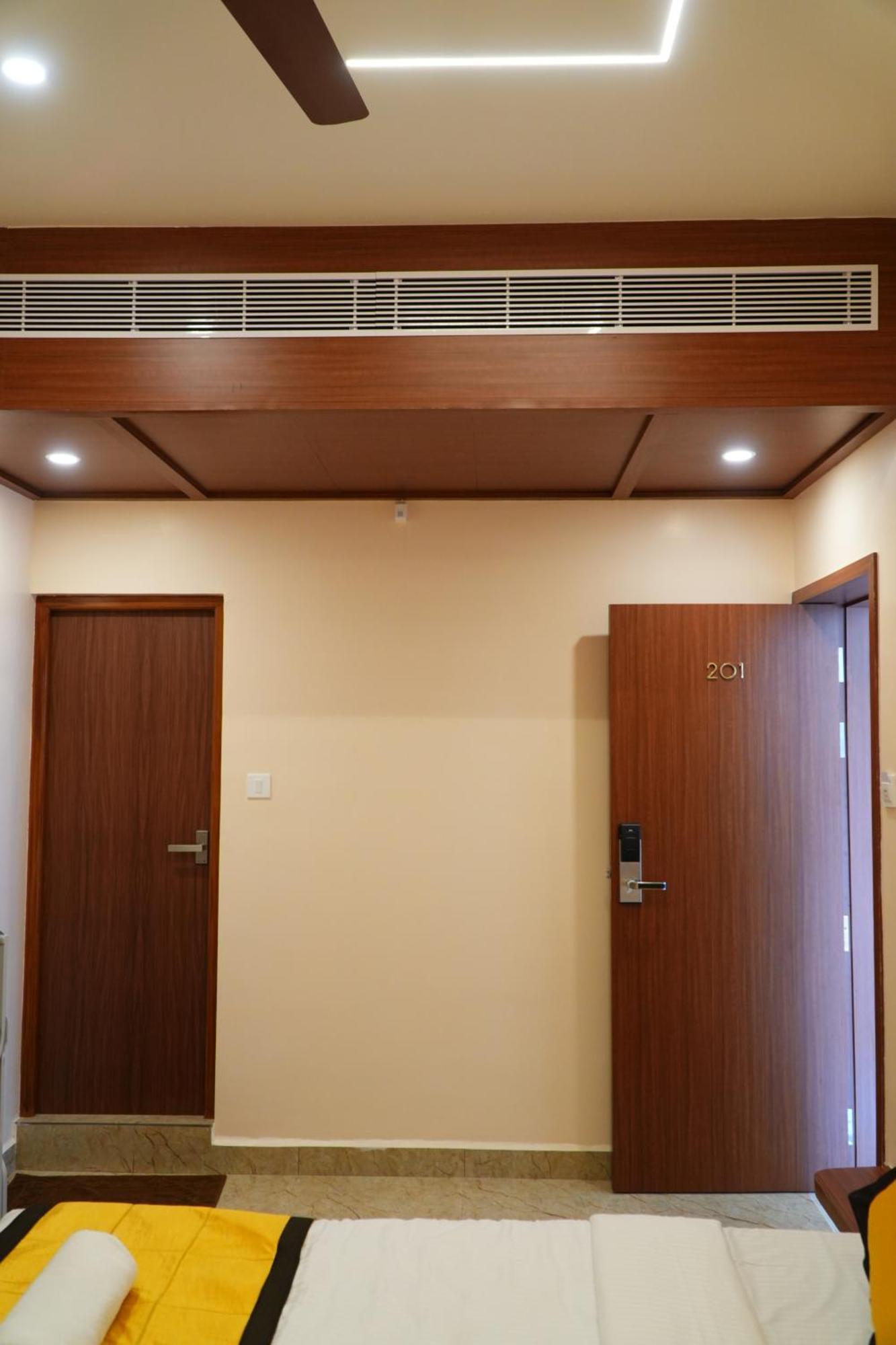 Uj Pallazzio - Business Class Luxury Hotel Tiruvannāmalai Εξωτερικό φωτογραφία