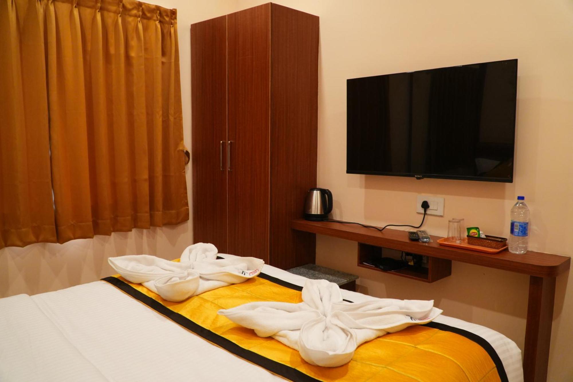 Uj Pallazzio - Business Class Luxury Hotel Tiruvannāmalai Εξωτερικό φωτογραφία