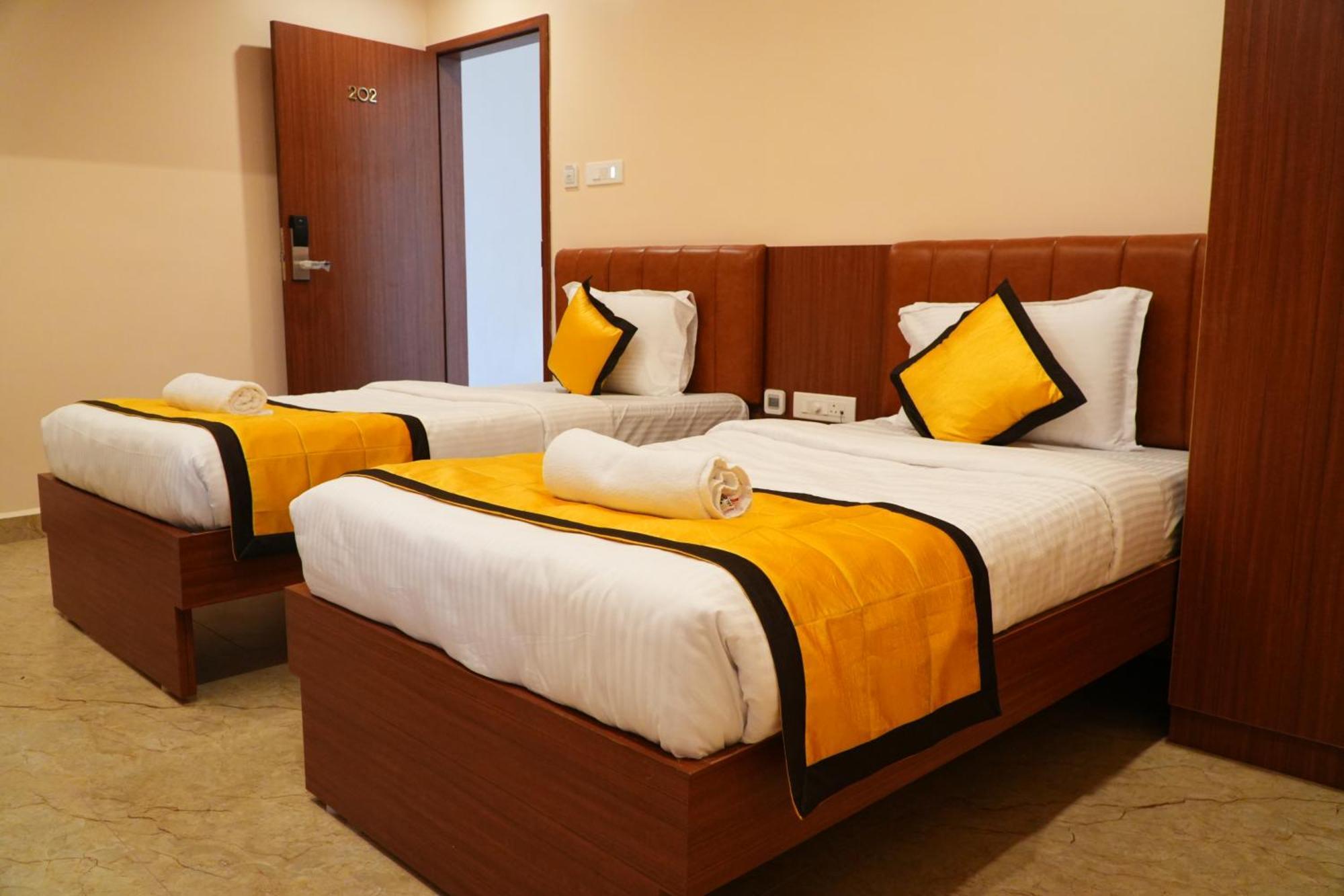 Uj Pallazzio - Business Class Luxury Hotel Tiruvannāmalai Εξωτερικό φωτογραφία