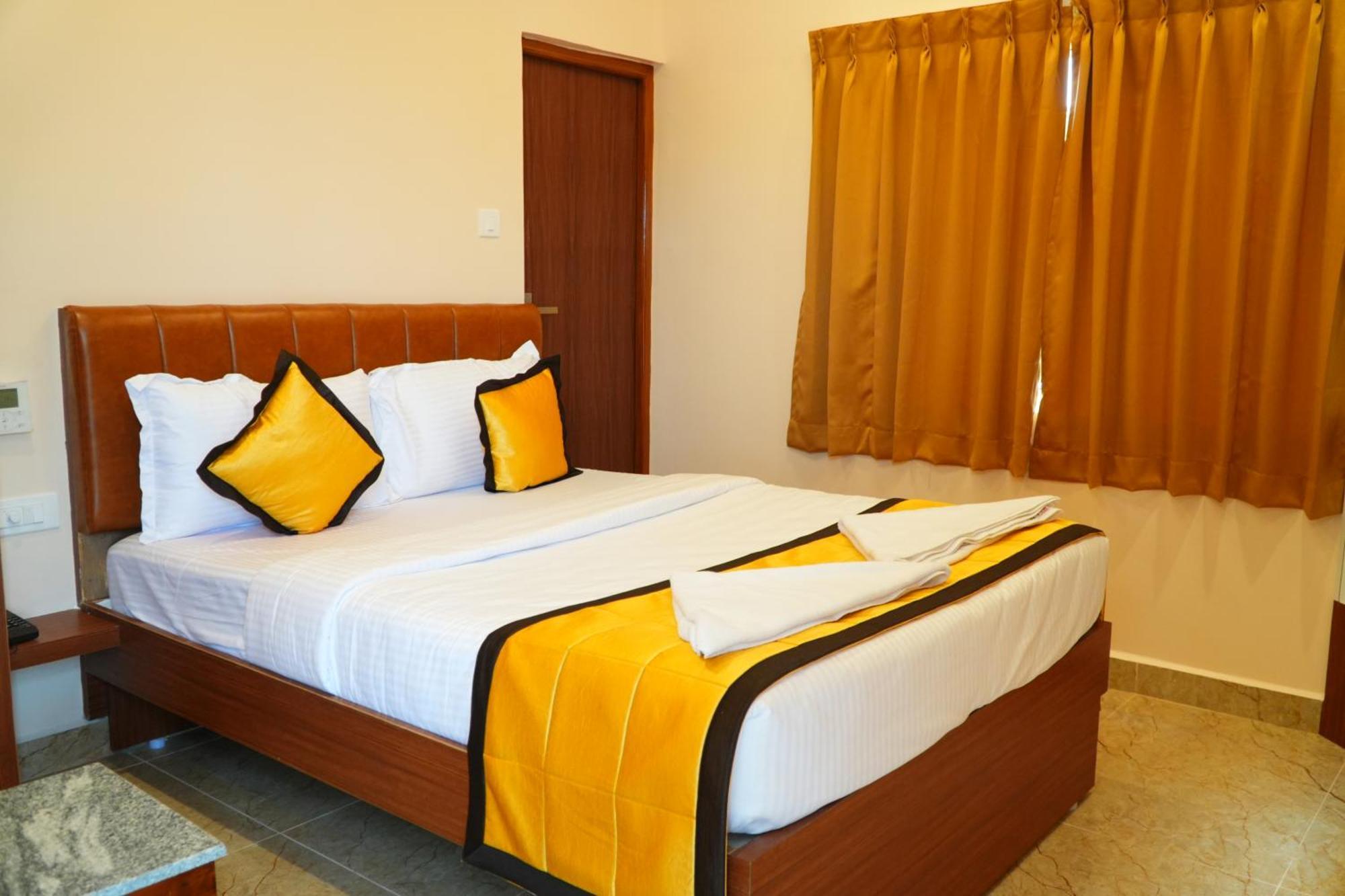 Uj Pallazzio - Business Class Luxury Hotel Tiruvannāmalai Εξωτερικό φωτογραφία